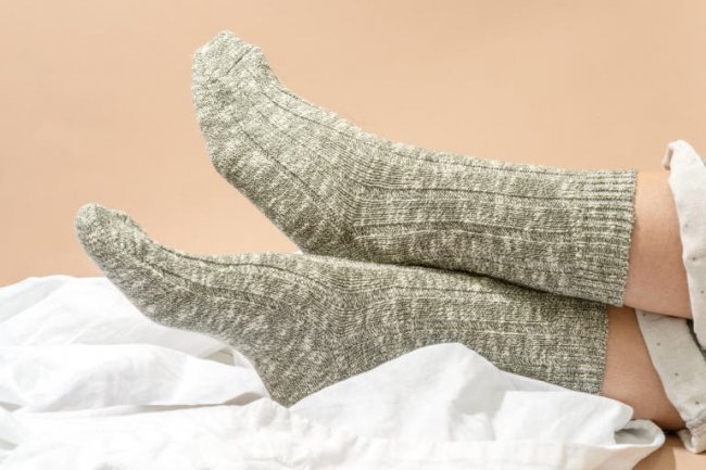Give your feet relaxation by wearing woolen socks!