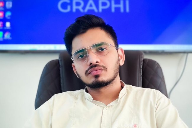 Suresh Goyal is the man of LOGOGRAPHI and a successful digital entrepreneur who has built his company from the ground up.