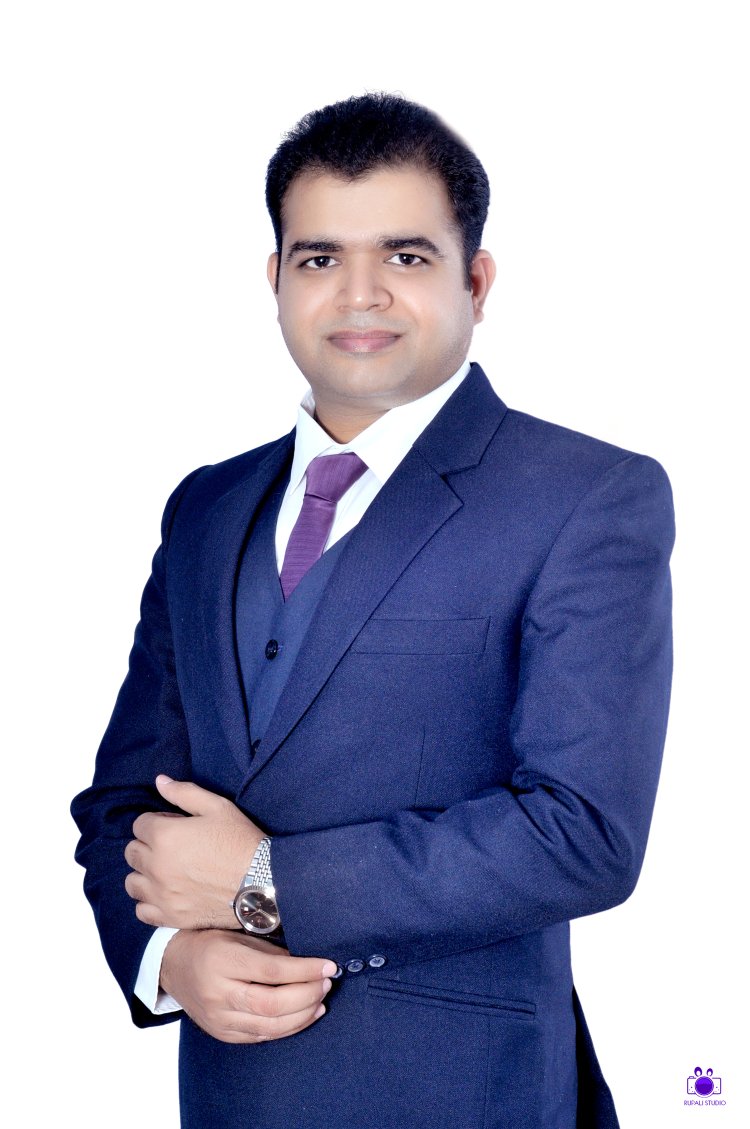 The Legendary Finance Professional: Kamall Jaddwani's Struggle to Establish JADWANI & CO.