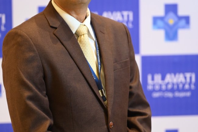 Dr Ashish Solanki- A Dynamic Leader in The Public Healthcare Sector